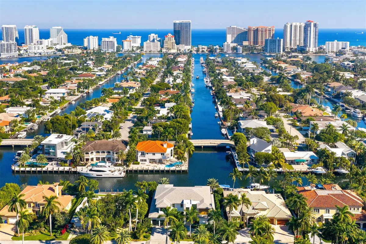 Photo 7 at 100 Royal Palm Drive, Fort Lauderdale