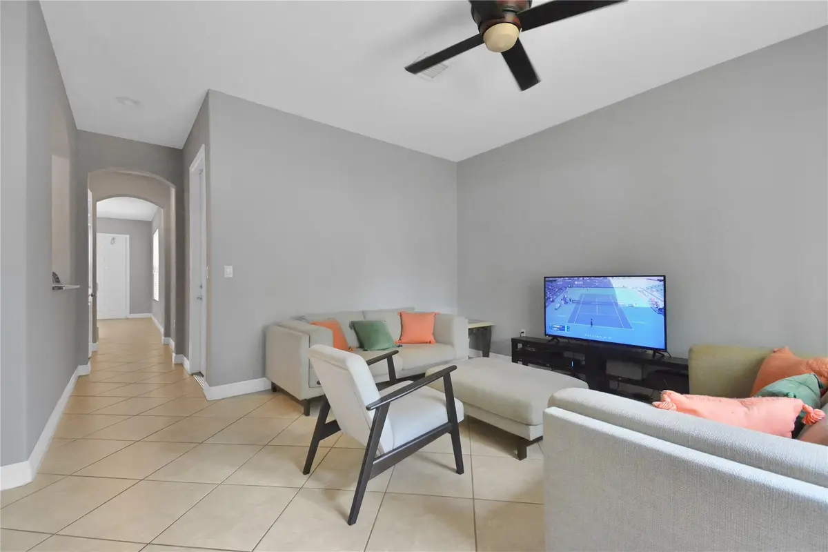 Photo 5 at 6927 Julia Gardens Drive, Coconut Creek