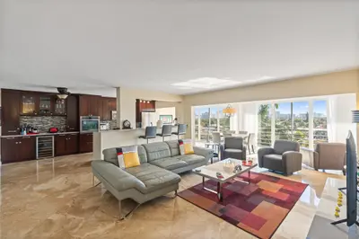 3050 NE 47th Court 606, Fort Lauderdale – sold