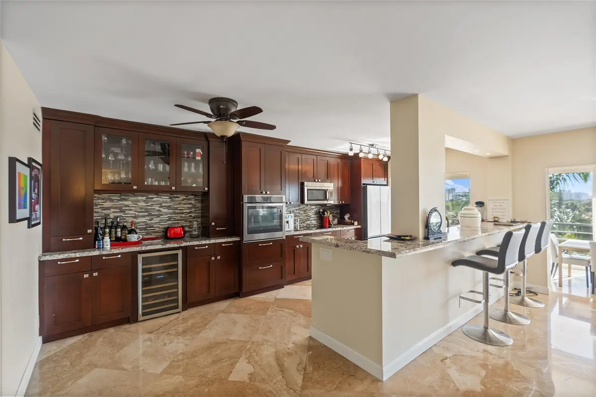 Photo 2 at 3050 NE 47th Court 606, Fort Lauderdale