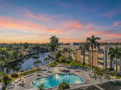 3020 NE 16th Avenue 105, Oakland Park – Condominium for sale