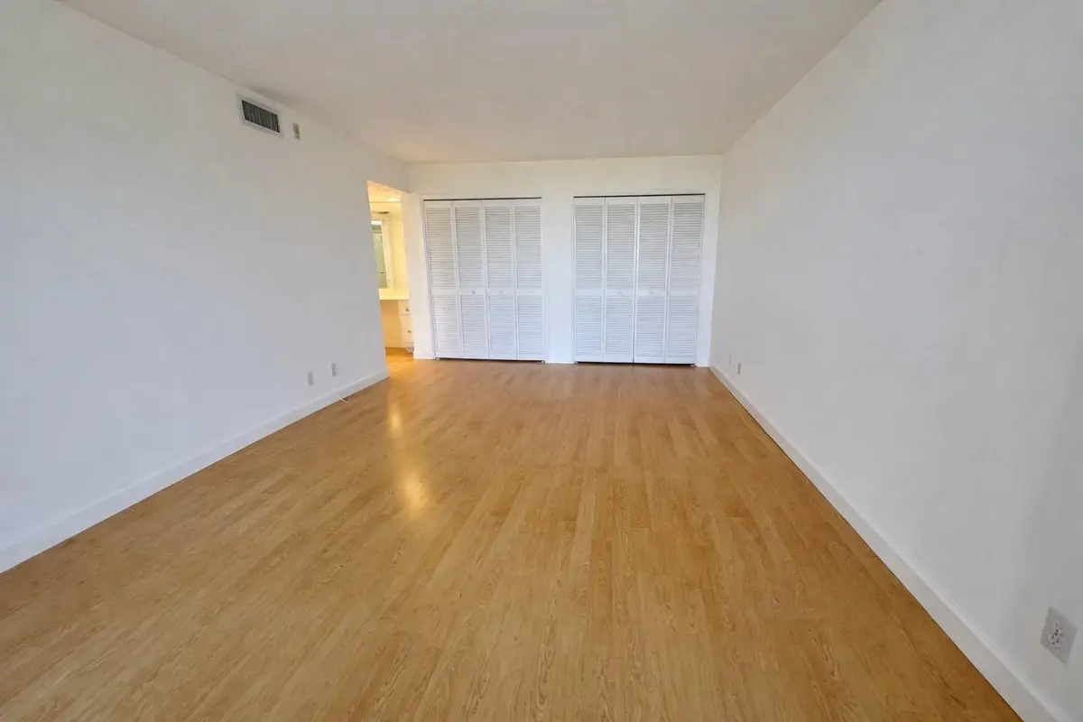Photo 6 at 3980 Oaks Clubhouse Drive 405, Pompano Beach
