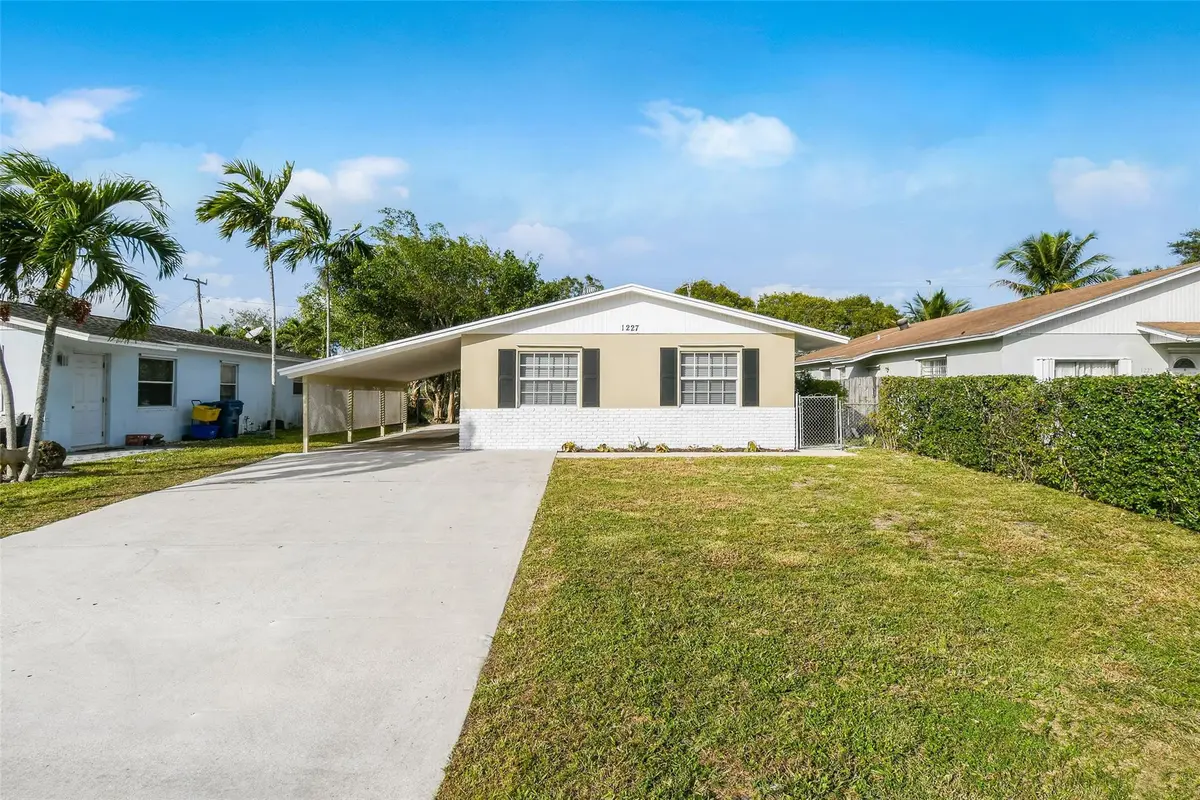 Photo 2 at 1227 Cherokee Street, Jupiter