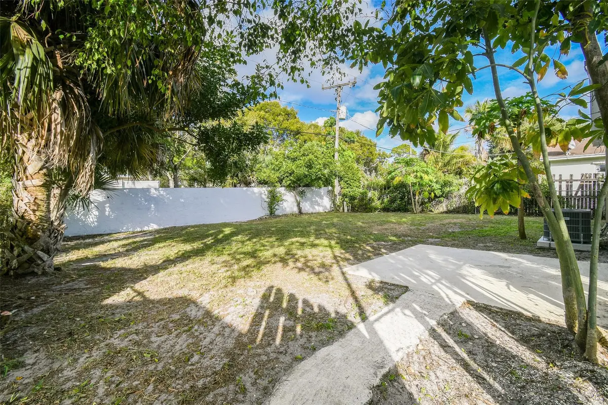 Photo 6 at 1227 Cherokee Street, Jupiter
