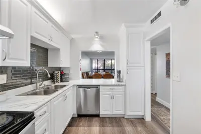 8437 Forest Hills Drive 203, Coral Springs – Condominium for sale