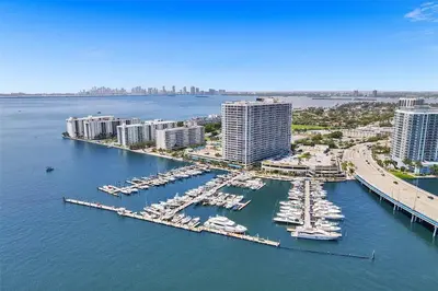 7601 E Treasure Drive 1524, North Bay Village – sold