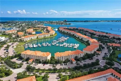 19 Harbour Isle Drive 106, Hutchinson Island – Condominium for sale