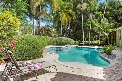 8209 SW 173rd Terrace, Palmetto Bay – sold