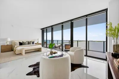 700 NE 24th Street 4802, Miami – sold