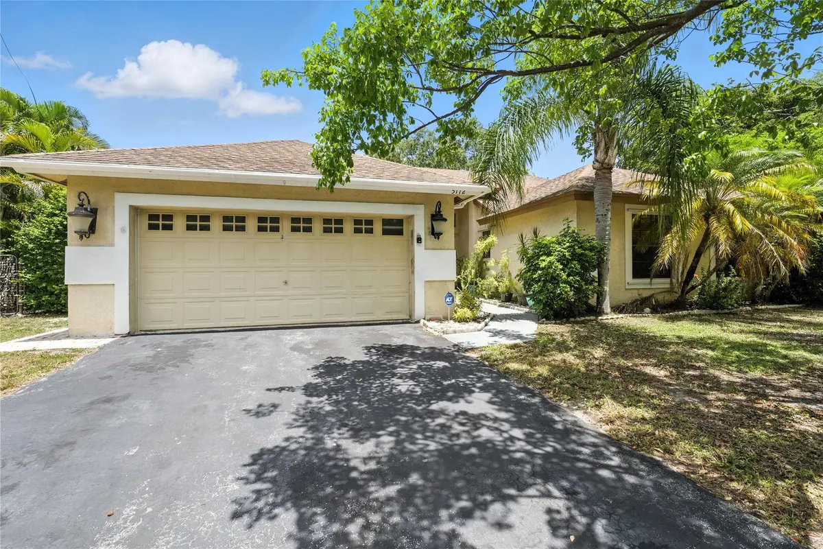 Photo 2 at 5172 NW 53rd Avenue, Coconut Creek