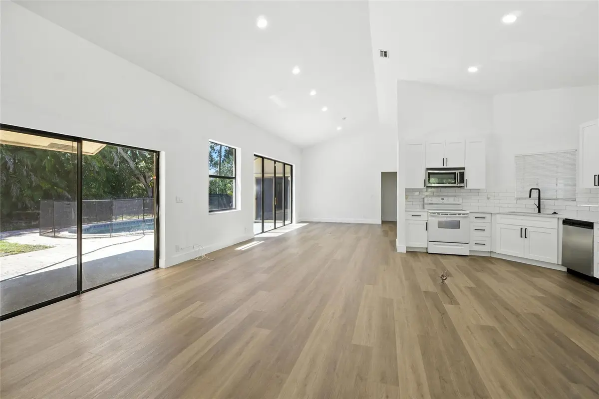 Photo 4 at 5172 NW 53rd Avenue, Coconut Creek