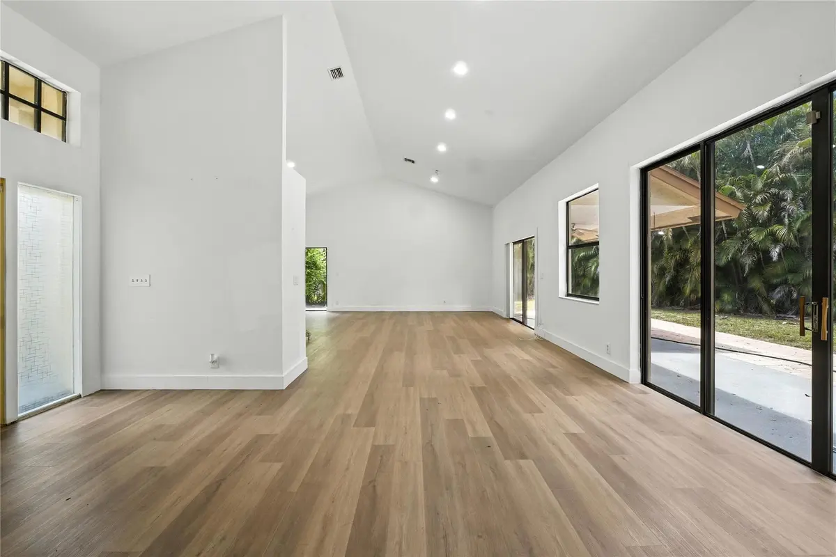Photo 5 at 5172 NW 53rd Avenue, Coconut Creek