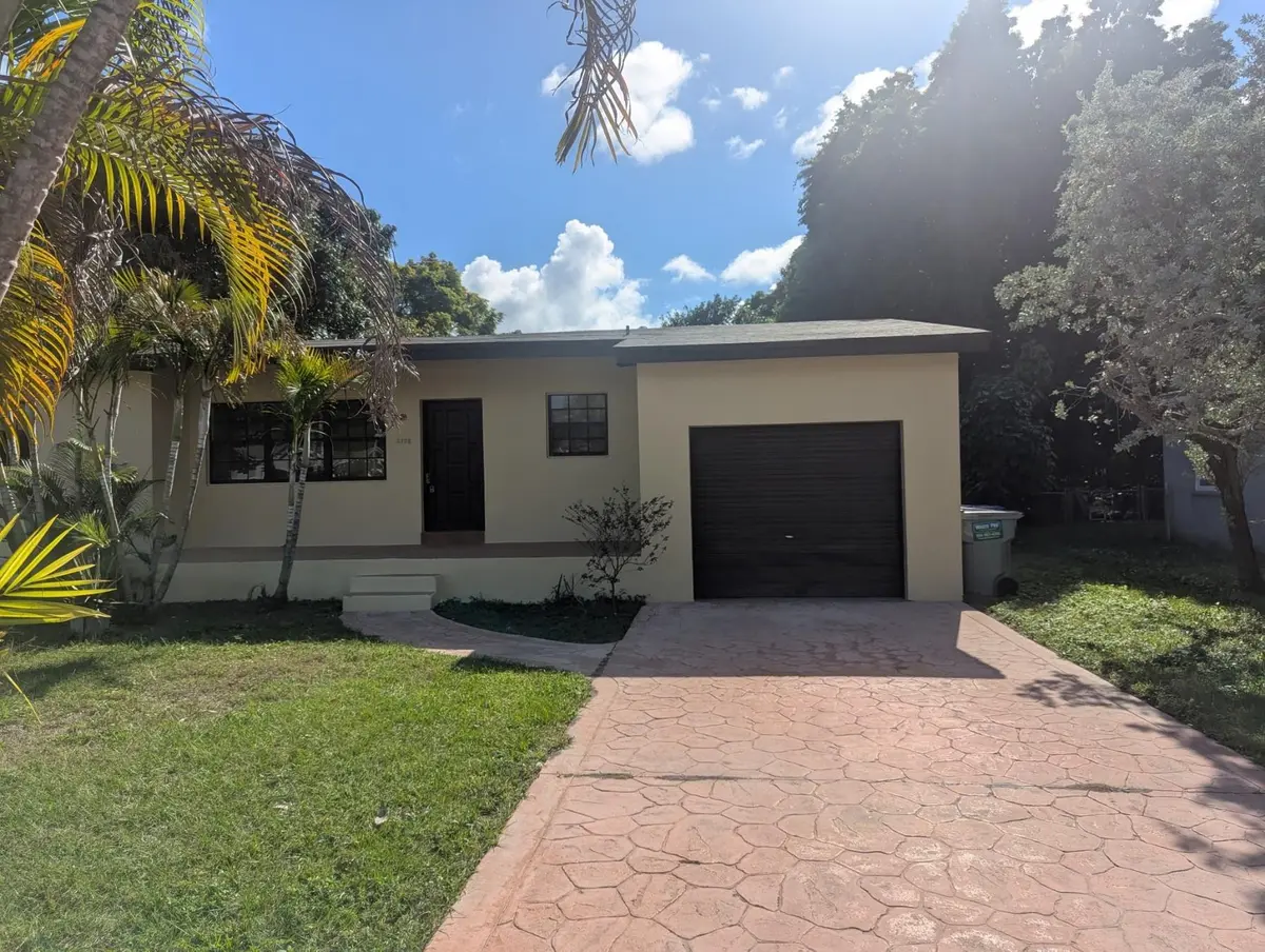 Photo 3 at 2708 Adams Street, Hollywood