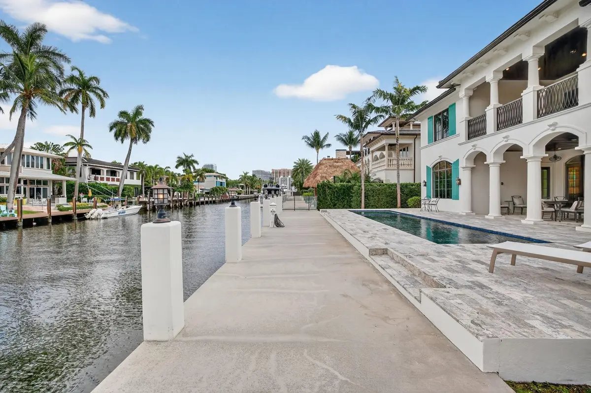 Photo 2 at 2425 Delmar Place, Fort Lauderdale