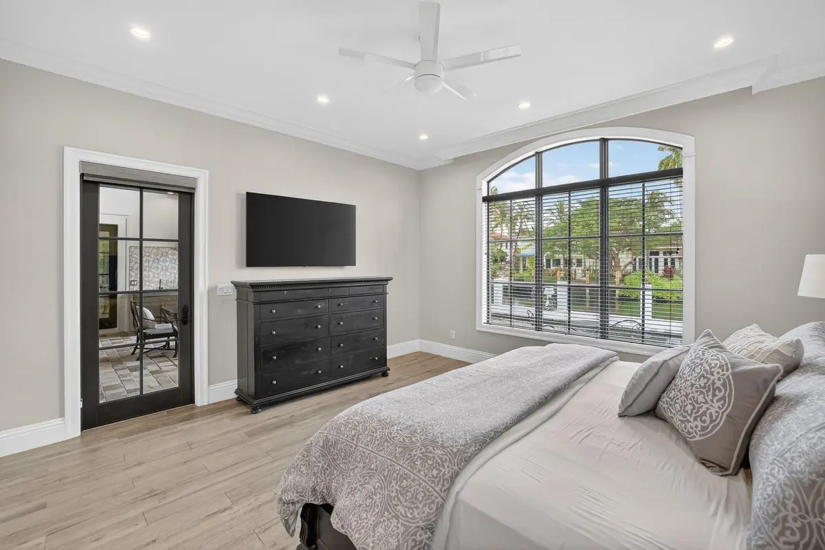 Photo 5 at 2425 Delmar Place, Fort Lauderdale