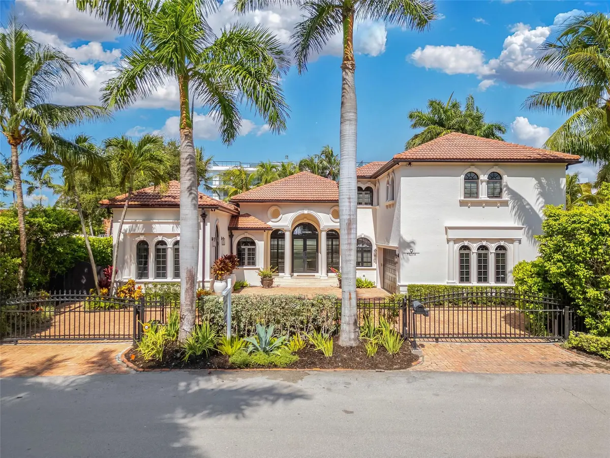 Photo 3 at 9 Fiesta Way, Fort Lauderdale