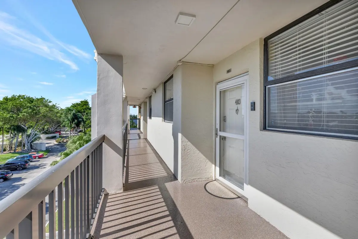 Photo 2 at 115 Lake Emerald Drive 403, Oakland Park