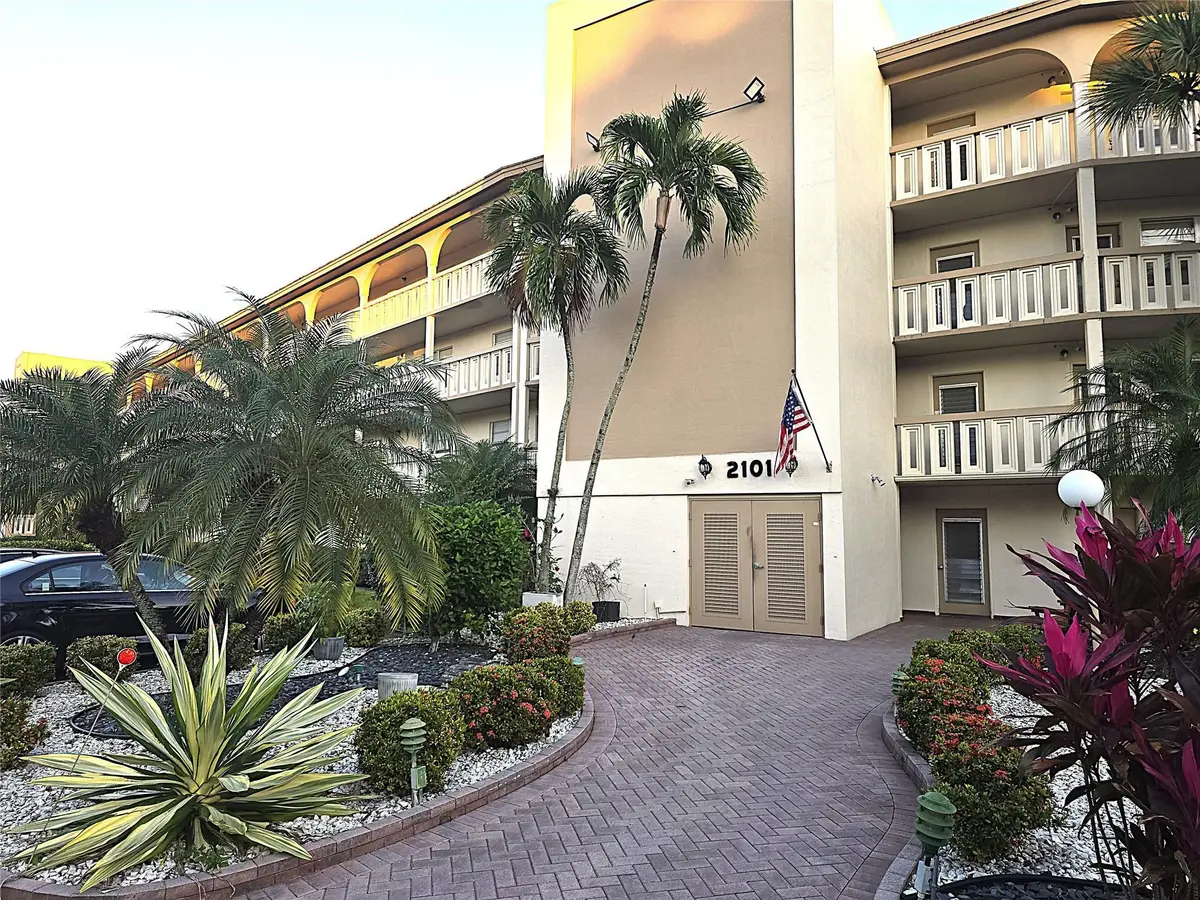 Photo 2 at 2101 Lucaya Bend K4, Coconut Creek