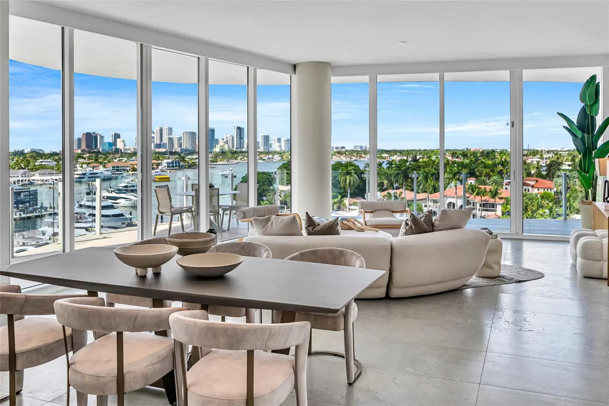 Great Room at 2241 SE 17th Street 601, Fort Lauderdale