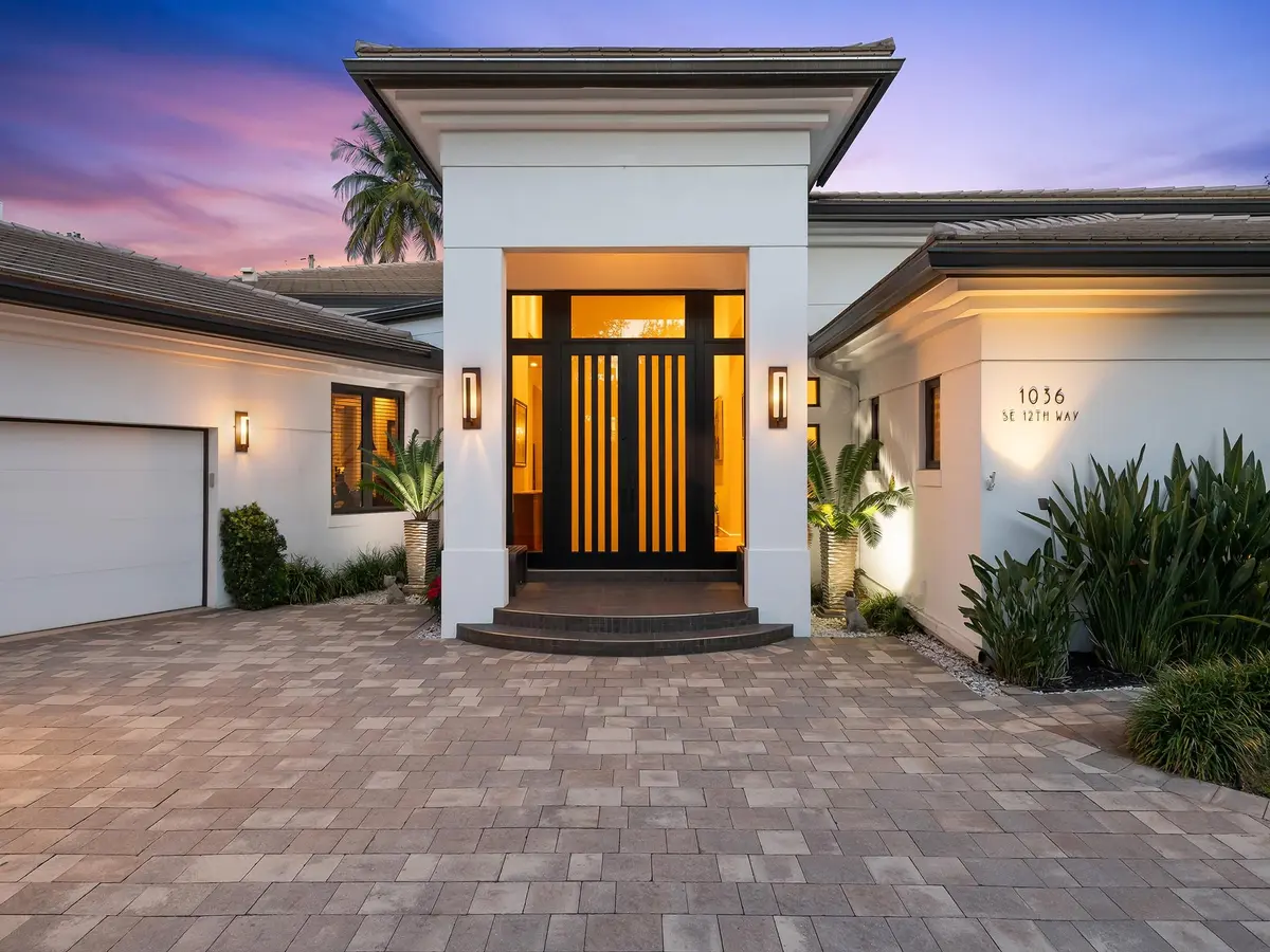 Photo 2 at 1036 SE 12th Way, Fort Lauderdale