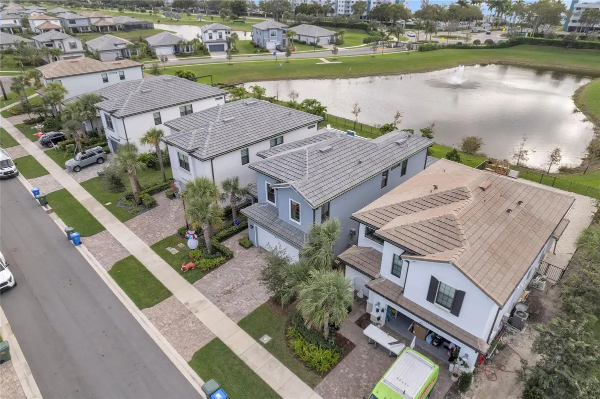 Photo 3 at 2854 Primrose Place, Oakland Park