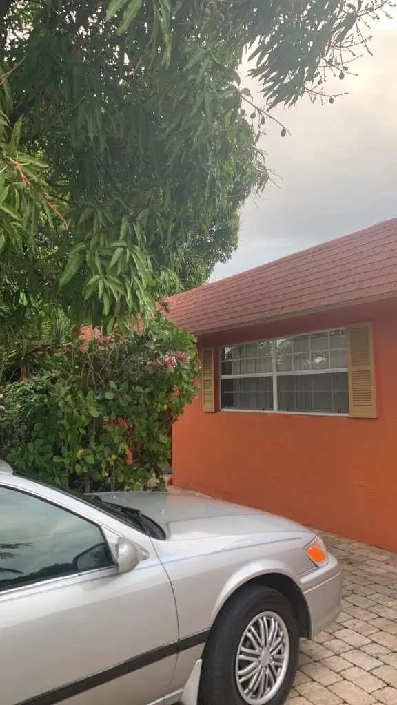 Photo 2 at 2070 NE 2nd Avenue, Pompano Beach