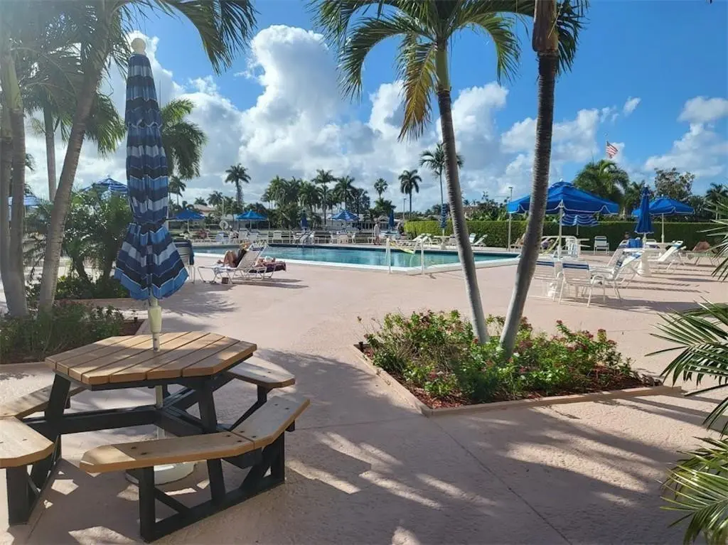 BBQ area with inviting sitting at 3200 NE 36 Street 1214, Fort Lauderdale