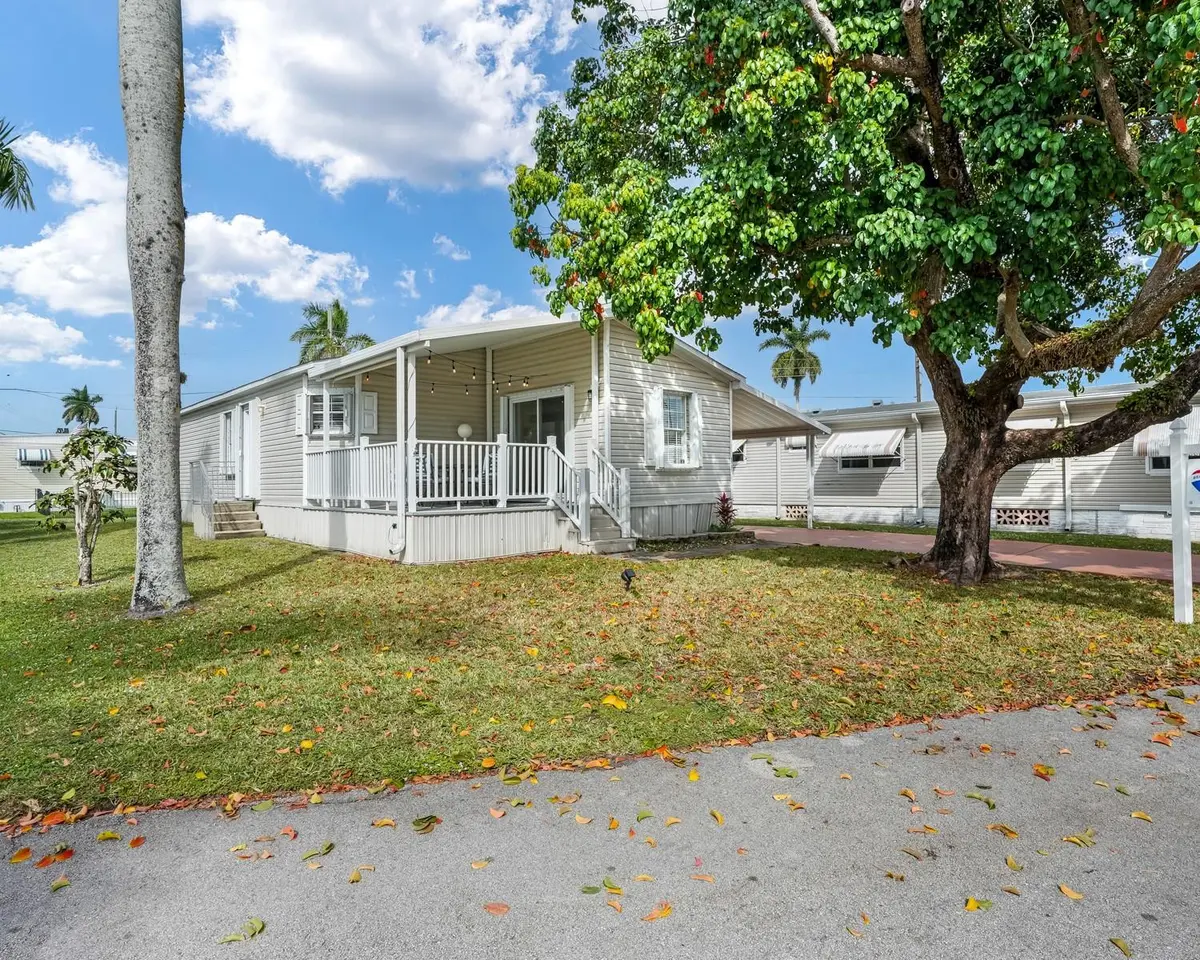 Photo 1 at 8531 SW 20th Court, Davie