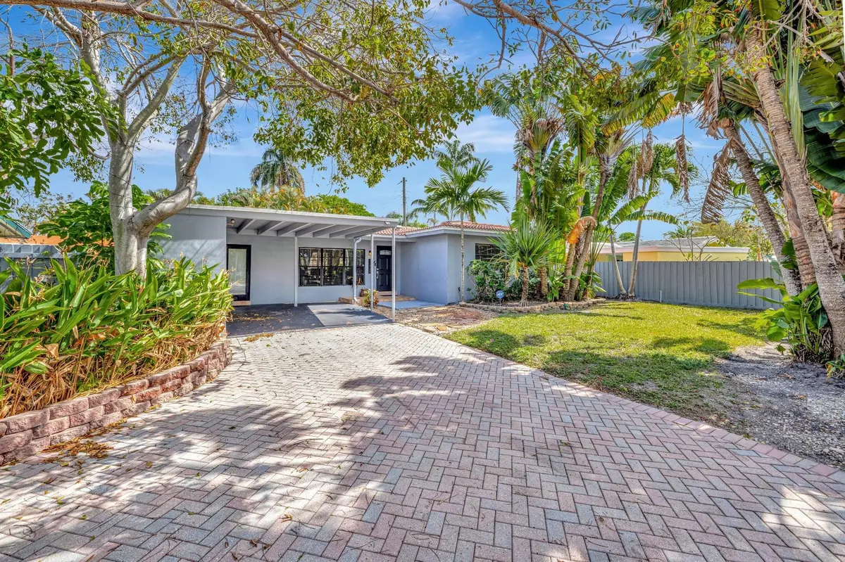 Large Driveway with Carport at 1228 SW 9th Avenue, Fort Lauderdale