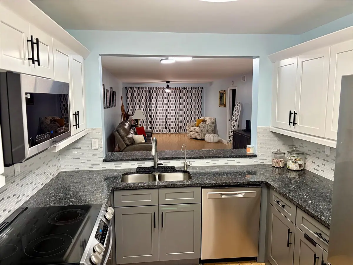 Photo 5 at 7302 S Devon Drive 307, Tamarac
