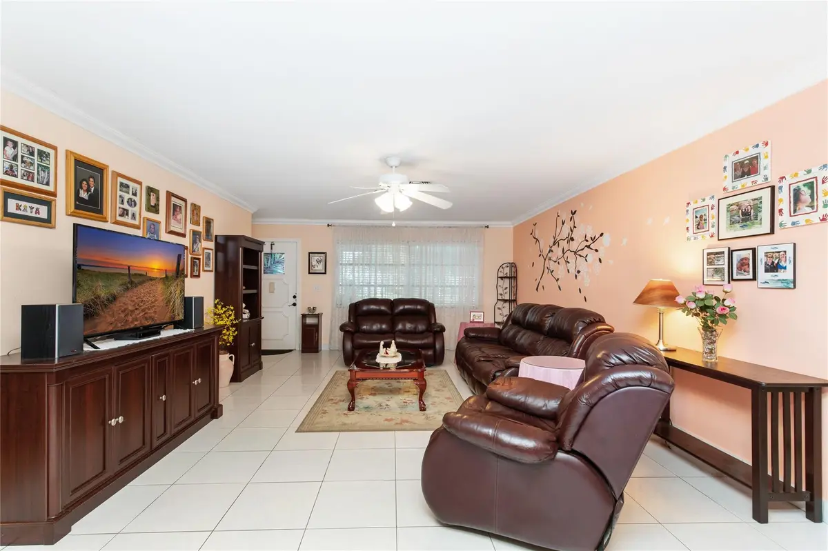 Photo 7 at 1251 NW 90th Drive, Plantation