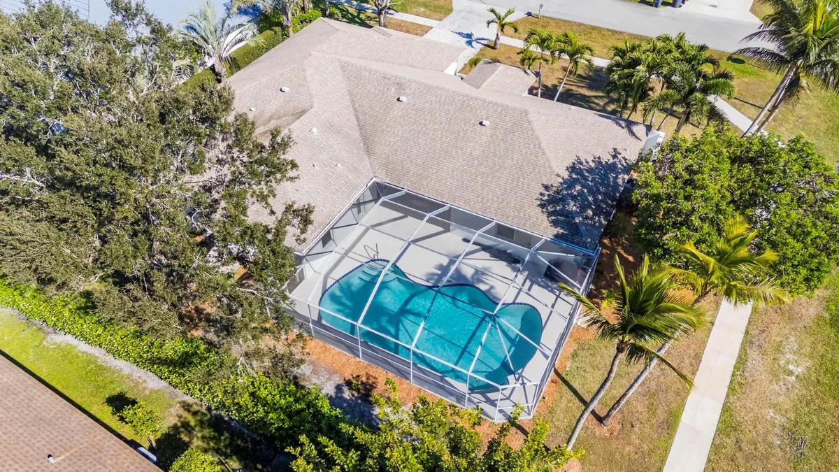 Photo 2 at 12865 Kingsway Road, Wellington