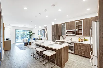 4511 El Mar Drive 203, Lauderdale-By-The-Sea – sold