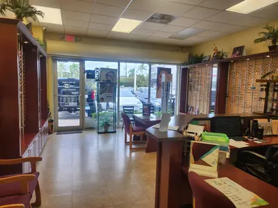Commercial in Hallandale Beach – business for sale in Hallandale Beach, FL