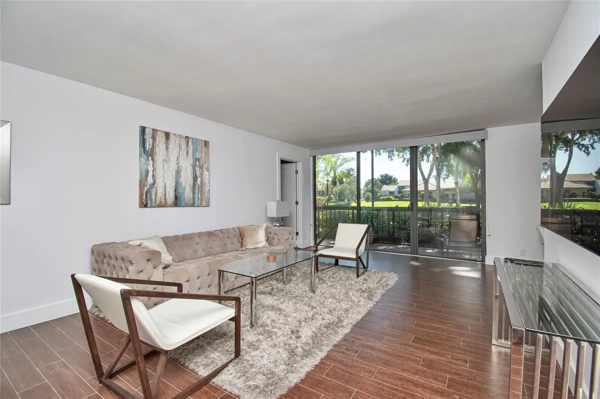 Photo 8 at 1612 Bridgewood Drive 1612, Boca Raton