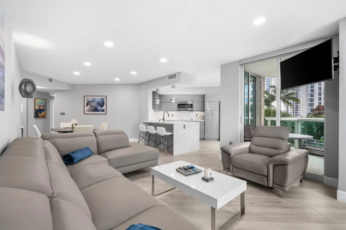 Photo 7 at 347 N New River Drive 809, Fort Lauderdale