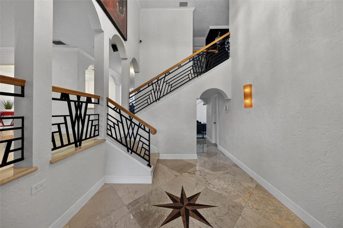 Photo 2 at 629 Kensington Place, Wilton Manors