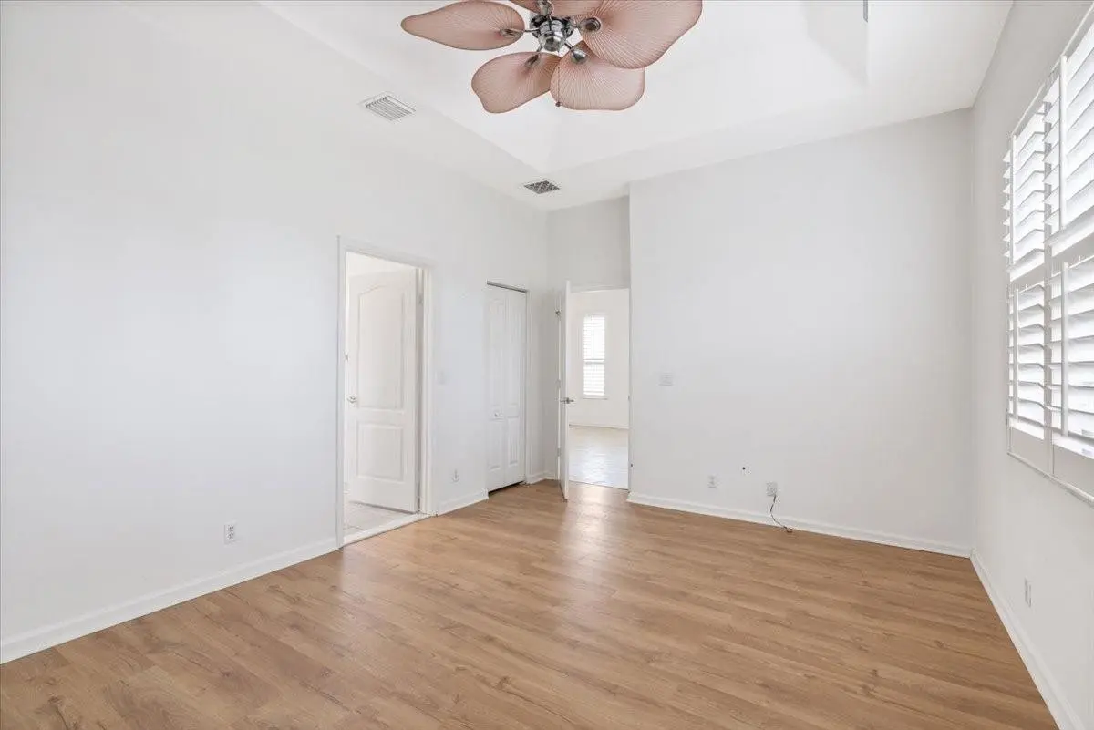 Photo 4 at 6300 Spring Lake Terrace, Fort Pierce