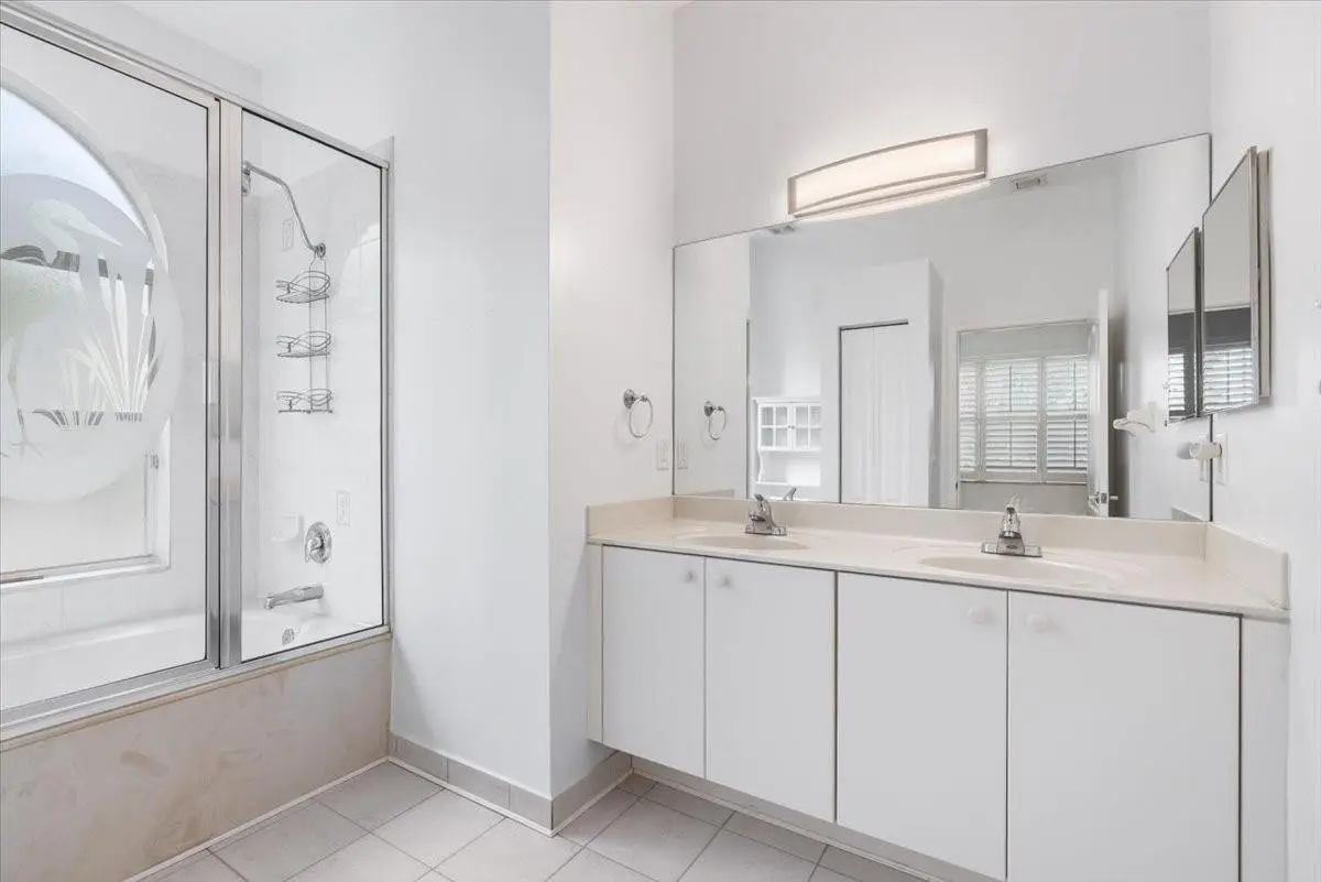 Photo 7 at 6300 Spring Lake Terrace, Fort Pierce