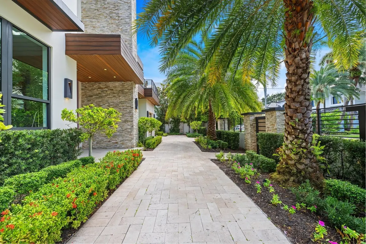 Photo 11 at 2437 Delmar Place, Fort Lauderdale