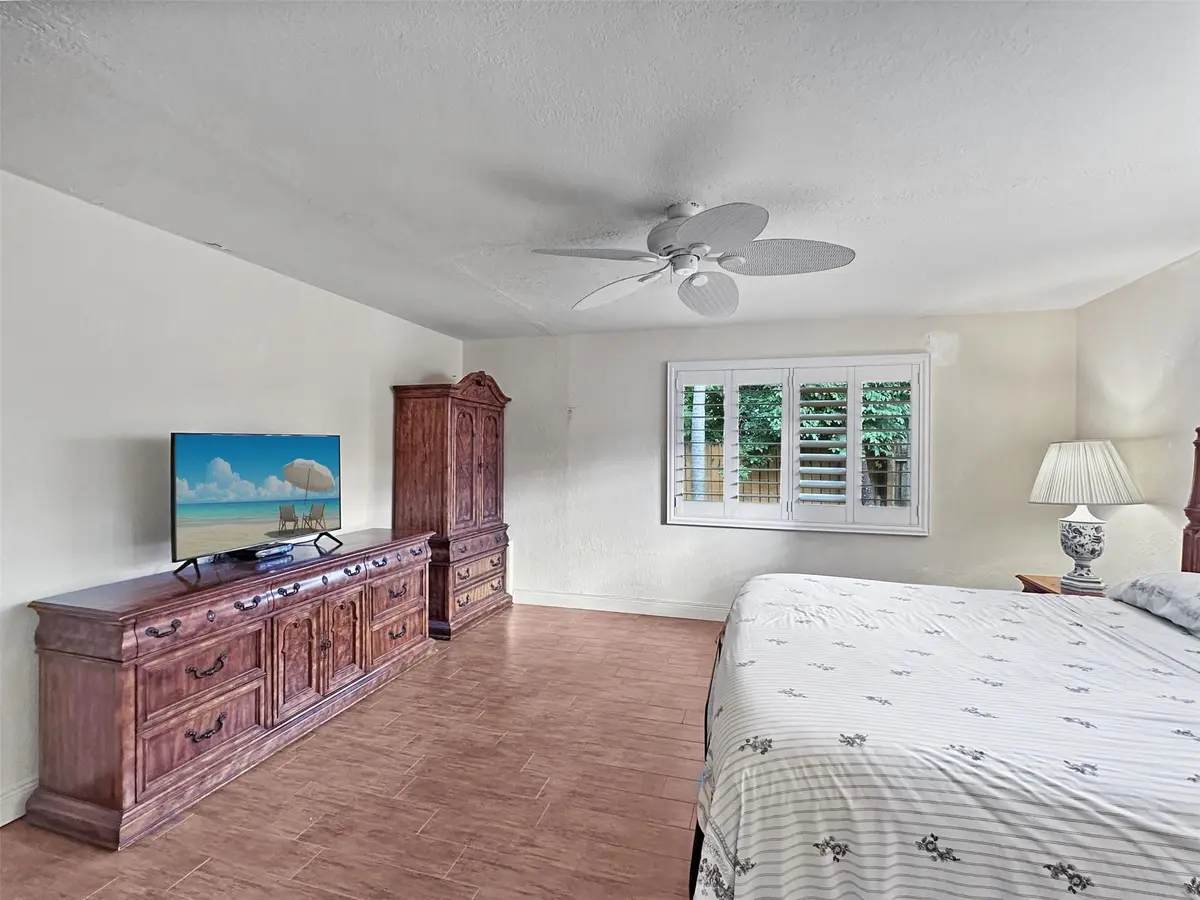 Photo 3 at 2936 NW 9th Terrace, Wilton Manors
