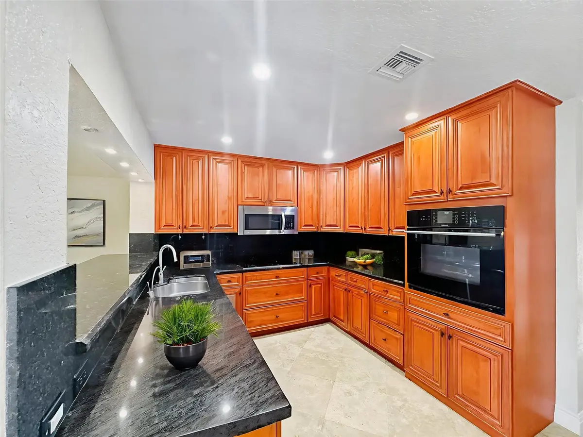 Photo 7 at 2936 NW 9th Terrace, Wilton Manors