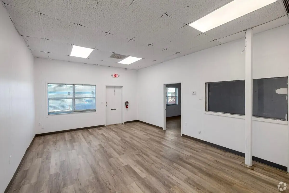 Photo 2 at 400 NE 27th Street, Pompano Beach
