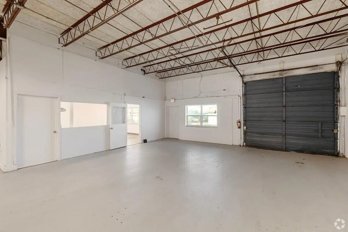 Photo 4 at 400 NE 27th Street, Pompano Beach