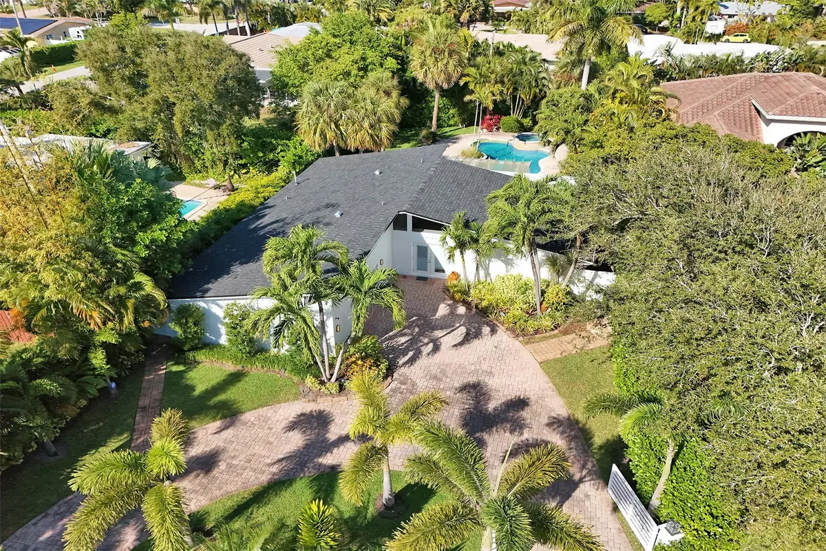 Photo 4 at 2525 SE 7th Drive, Pompano Beach
