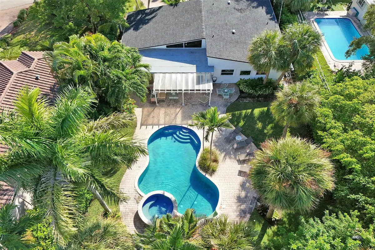 Photo 8 at 2525 SE 7th Drive, Pompano Beach