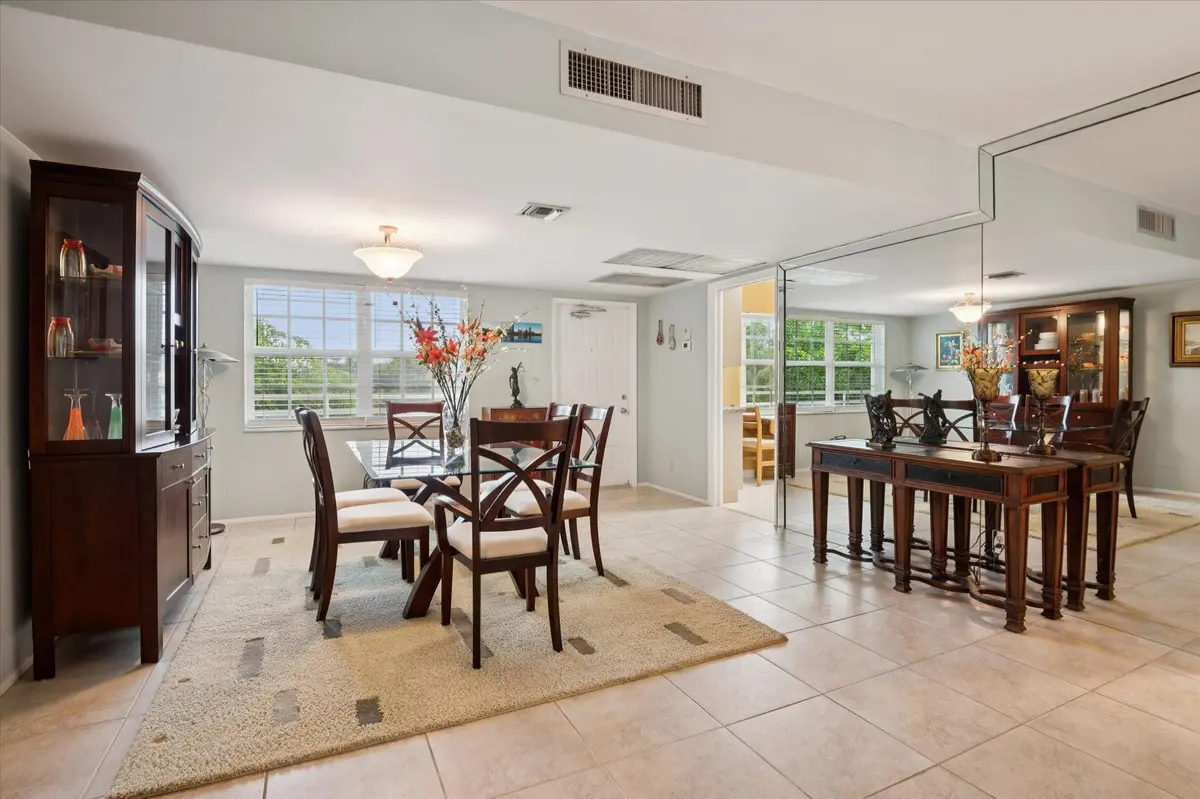 Photo 4 at 3900 Oaks Clubhouse Drive 409, Pompano Beach