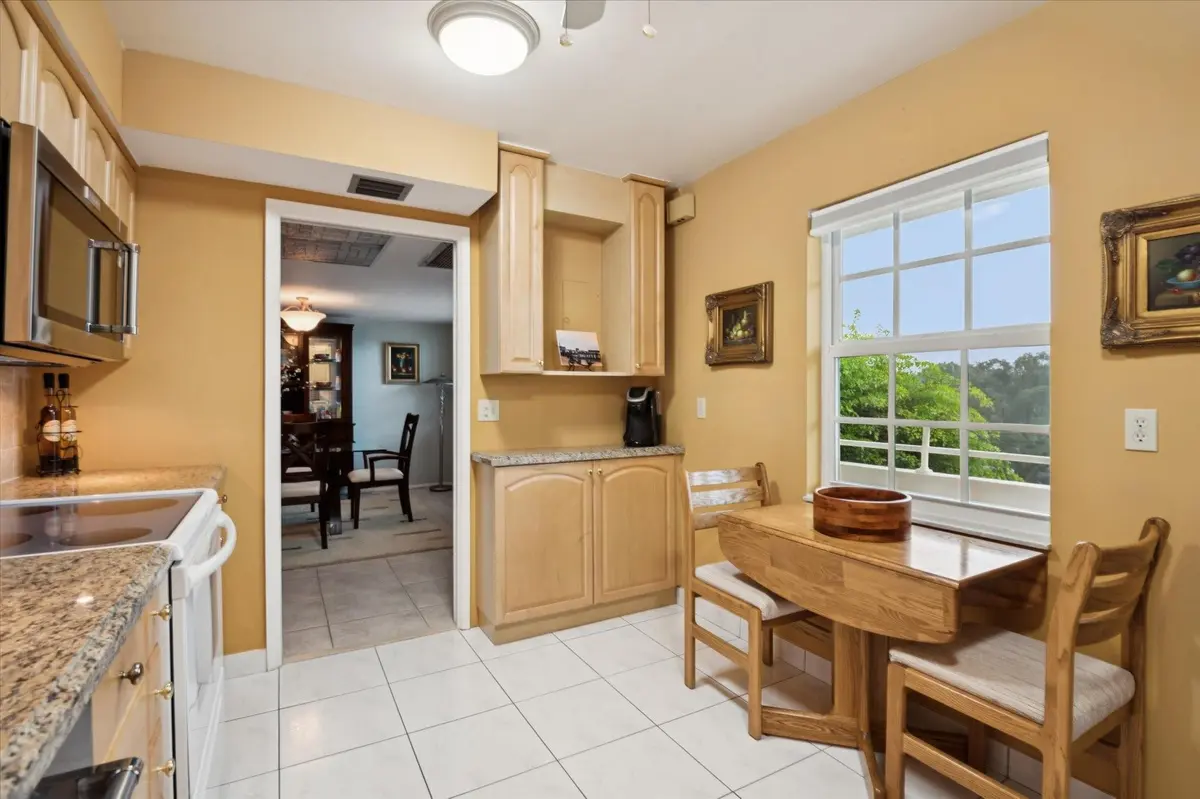 Photo 6 at 3900 Oaks Clubhouse Drive 409, Pompano Beach