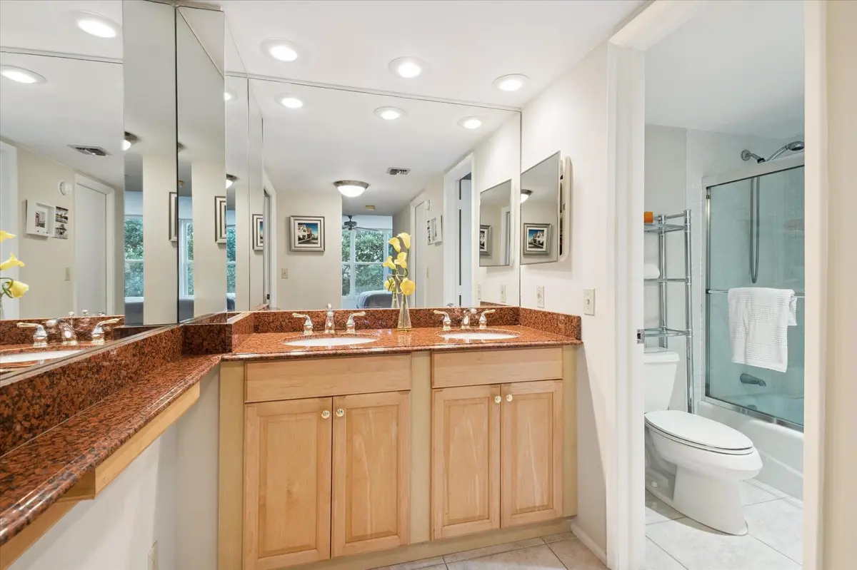 Photo 8 at 3900 Oaks Clubhouse Drive 409, Pompano Beach
