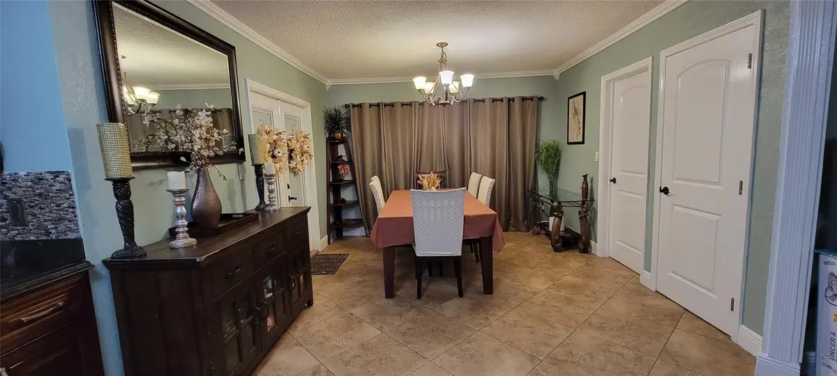 Photo 6 at 4153 NW 47th Terrace, Lauderdale Lakes